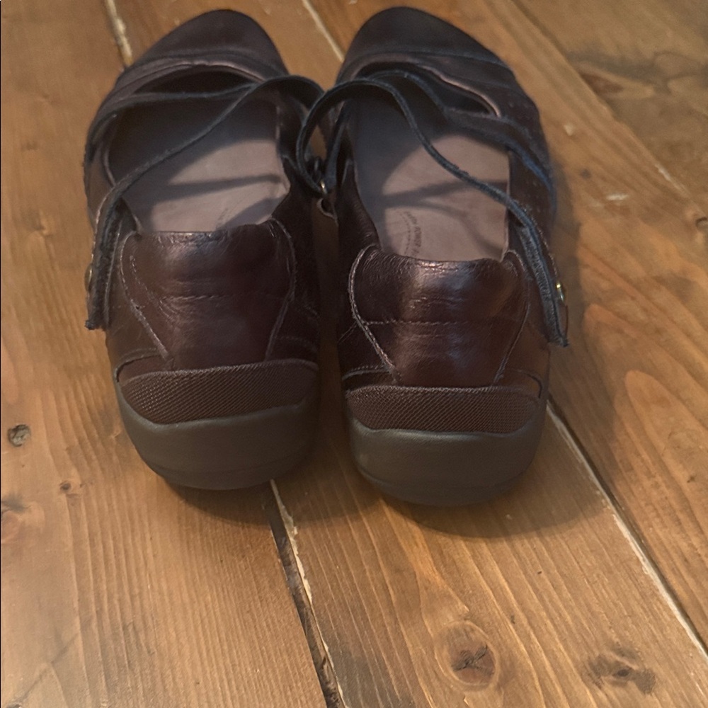 Earth Brown Leather Cross-Strap Ballet Flats - Picture 3 of 7